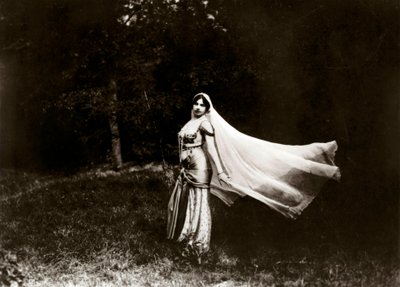 Ritratto di Margaretha Geertruida Zelle, conosciuta come Mata Hari da Anonymous Anonymous