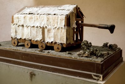 Ricostruzione di un ariete, una macchina da guerra di origine cartaginese poi adottata dai legionari romani. Roma, Museo della Civiltà Romana da Anonymous Anonymous