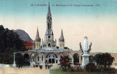 La basilica e la vergine incoronata a Lourdes - Hautes Pyrenees (65) intorno al 1900. da Anonymous Anonymous
