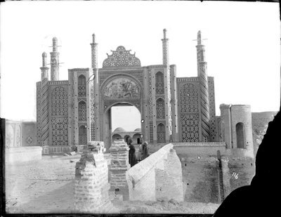 Darvaze Dawlat, porta della città piastrellata, Teheran da Antoin Sevruguin