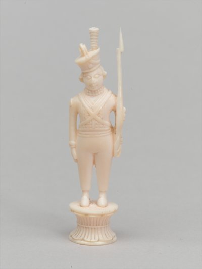 Pedone bianco, pezzo degli scacchi, India, circa 1820 da Antoine Verard