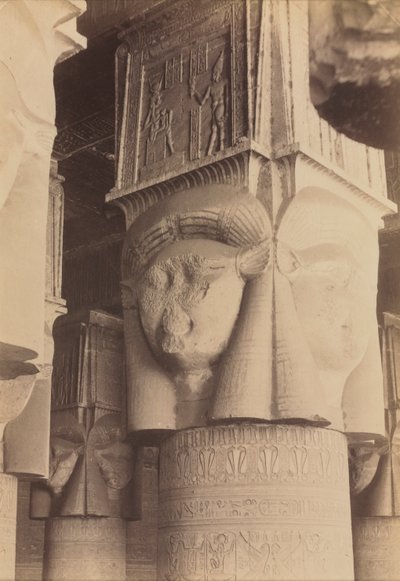 Dendera, Interno del Tempio, Capitelli di Hathor, c. 1870s - 1880 da Antonio Beato