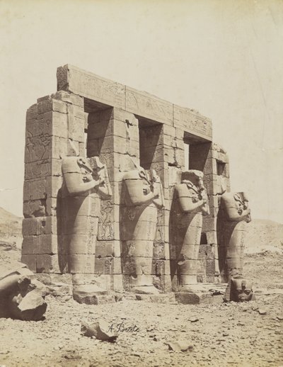 Ramesseum, Tebe, vista del sud-est del Secondo Cortile da Antonio Beato