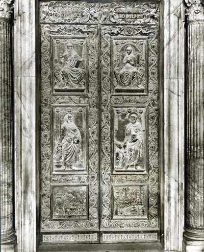 Pannello di rilievo della porta decorato con scene di Cristo, la Vergine, SS. Pietro e Paolo e la vita di Papa Eugenio IV da Antonio Filarete