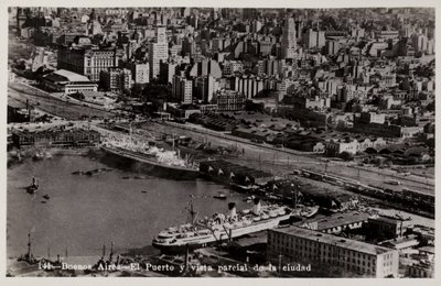 Porto e vista parziale della città, Buenos Aires, Argentina da Argentinian Photographer