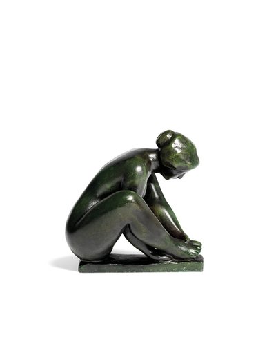 Ragazza accovacciata che tiene un piede da Aristide Maillol