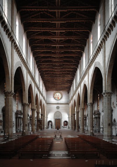 Rinascimento: vista interna della Basilica di Santa Croce progettata da Arnolfo di Cambio (1245-1302/1310) 1294 Basilica di Santa Croce, Firenze, Italia da Arnolfo di Cambio