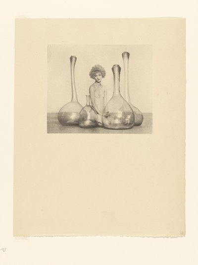 [Nudo femminile con bottiglie] da Arthur F. Kales