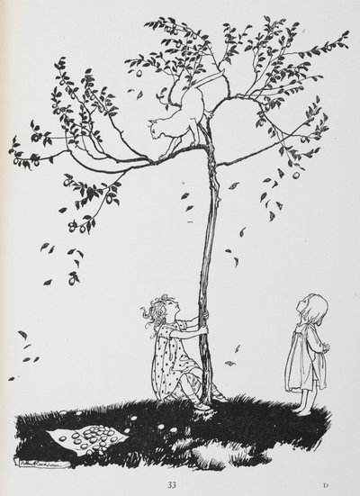 Due bambini cercano di far scendere un gatto da un albero da Arthur Rackham