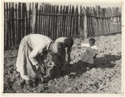 Al lavoro nel giardino, Gee