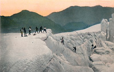 Attraversamento di un ghiacciaio, Monte Rainier, c1916 da Asahel Curtis
