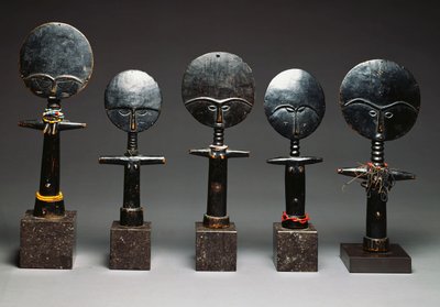 Un gruppo di bambole Ashanti, Akua