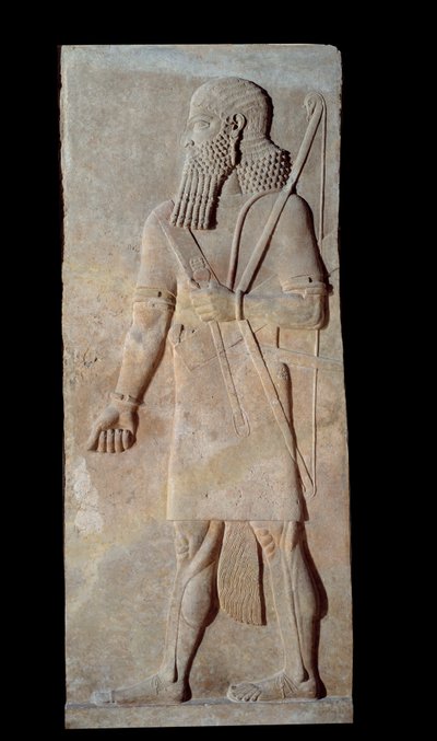 Arte mesopotamica (Assiria): Guerriero in armi dalla corte del palazzo del re di Assiria Sargon II (721 - 705 a.C.). Parigi, Museo del Louvre da Assyrian