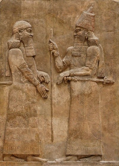 Sargon II e dignitario, rilievo dal palazzo del re Sargon a Khorsabad, circa 716-713 a.C. da Assyrian