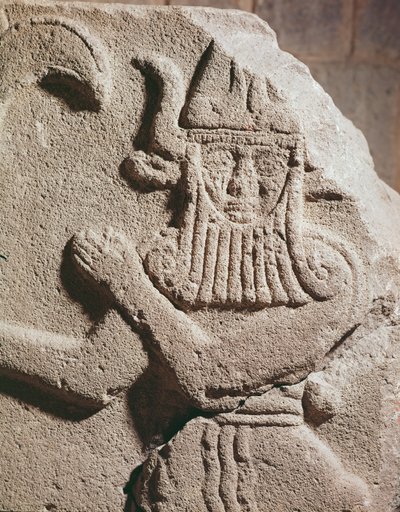 Rilievo che raffigura un idolo Ittita, XI-IX secolo a.C. da Assyrian School