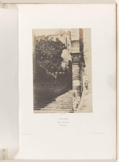 Colonna nel cortile della Chiesa del Santo Sepolcro a Gerusalemme da Auguste Salzmann