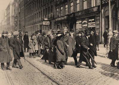Lenin a Stoccolma con Ture Nerman e Carl Lindhagen il 13 aprile 1917, 1917 da Axel Malmström