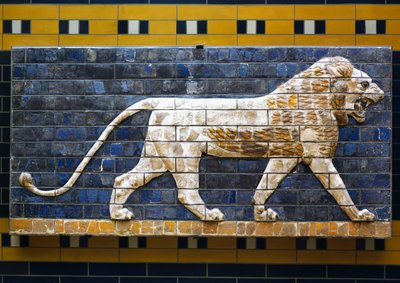 Un leone, (dettaglio), piastrelle di mattoni smaltati raffiguranti animali mitologici che adornavano la Via Processionale verso la Porta di Ishtar a Babilonia durante il regno di Nabucodonosor II (604-562 a.C.). Civiltà babilonese, VII-VI secolo a.C. da Babylonian