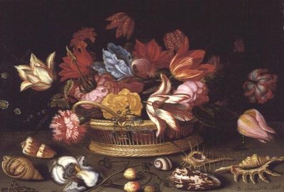 Un cesto di fiori con conchiglie su un ripiano da Balthasar van der Ast