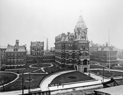 Cook County Hospital, c.1900, Chicago, Illinois, USA, c.1900 (foto in b/n) da Barnes and Crosby