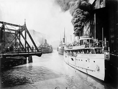 Barche passeggeri nel fiume Chicago, Chicago, Illinois, USA, c.1905 da Barnes and Crosby