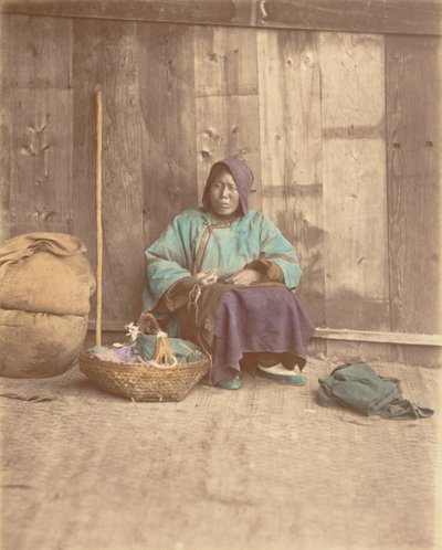 [Donna Cinese Seduta con Cesto], 1870s da Baron Raimund von Stillfried