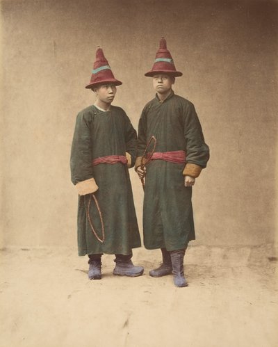 [Due Uomini Cinesi in Abiti Tradizionali Abbinati], 1870s da Baron Raimund von Stillfried