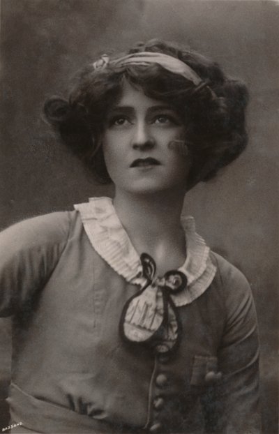 Miss Gabrielle Ray, 1883-1973, come Daisy in The Dollar Princess da Bassano Ltd
