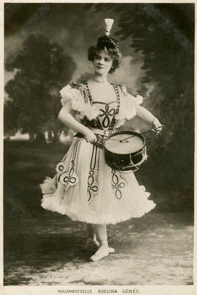 Adelina Genee, ballerina britannica nata in Danimarca, c1906 da Bassano Studio