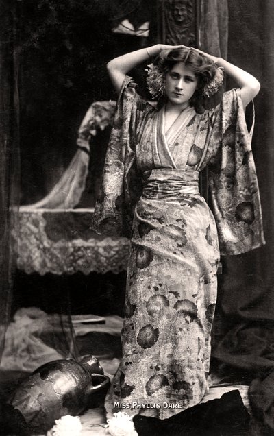 Phyllis Dare 1890-1975, attrice inglese, 1906 da Bassano Studio