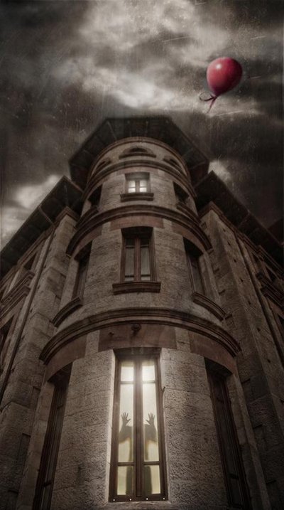 La casa stregata e il palloncino rosso da Beatriz Ballesteros Pérez