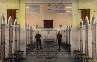 Interno dei bagni al Campo di Beverloo da Belgian Photographer