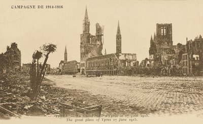 La Grand Place, Ypres, 27 giugno 1915 da Belgian Photographer
