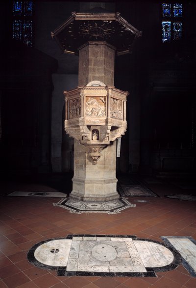 Pulpito in marmo da Benedetto da Maiano