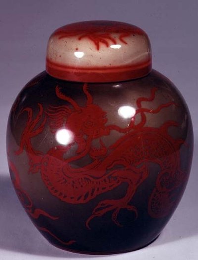 Vaso di zenzero e coperchio decorato da Hilda Beardmore da Bernard Moore