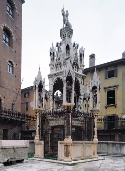 Monumento funebre di Cansignorio Della Scala (1340-75) da Bonino da Campione