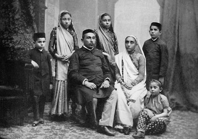 Una famiglia Parsi, 1902 da Bourne and Shepherd