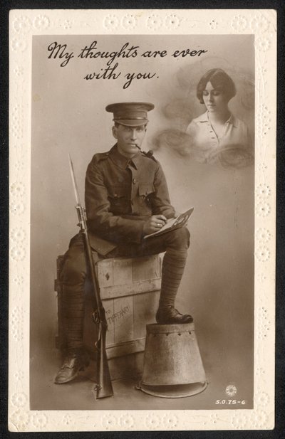 Regno Unito: Una cartolina sentimentale prodotta dal Cairo Postcard Trust, Il Cairo, Egitto, durante la Prima Guerra Mondiale da British Photographer