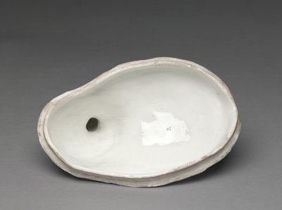 Zuppiera con gallina e pulcini, manifattura di porcellana di Chelsea, c.1755 da British School