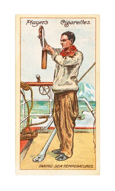 Staff-Paymaster Francis Drake, Segretario e Meteorologo della Nave, che misura le temperature del mare da British School