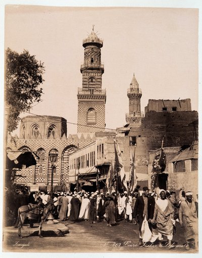 Festa nelle strade del Cairo - fotografia dei fratelli Zangali, fine XIX secolo da Brothers Zangaki