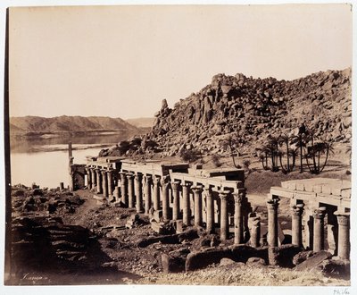 Rovine del tempio di Iside in Egitto - fotografia dei Fratelli Zangali, fine XIX secolo da Brothers Zangaki