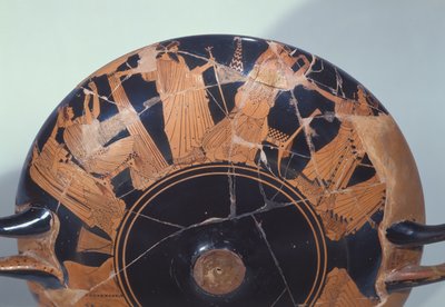 Coppa a figure rosse attica raffigurante il ritorno di Paride a Priamo circondato da Cassandra, Polissena, Ecuba e Afrodite, da Vulci, c.495 a.C. (dettaglio) da Brygos Painter