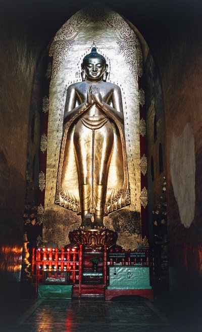Kakusanda, uno dei Buddha nel Tempio di Ananda, Bagan (Pagan), Myanmar (Birmania) da Burmese School