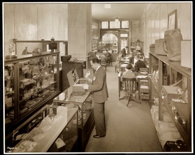 En Route Service, Inc., al Savoy Plaza Hotel, 59th Street e 5th Avenue, New York, 1928 da Byron Company