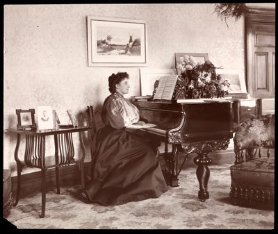 Madame Frances Saville a casa, 1895 da Byron Company