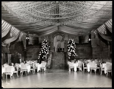Sala di ricevimento al Ritz-Carlton Hotel, 1915 o 1916 da Byron Company