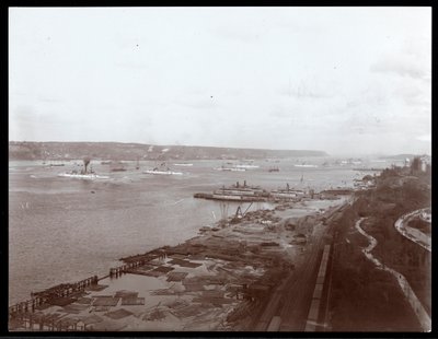 Vista delle navi da guerra statunitensi nel fiume Hudson durante la visita del Principe Luigi di Battenberg, 1905 da Byron Company