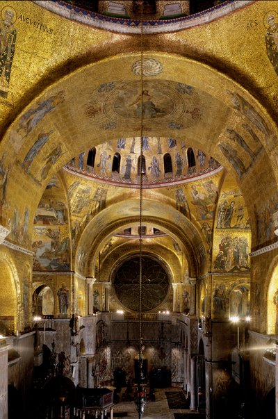 Architettura bizantina: vista del transetto sud (con cupola dedicata a San Leonardo), la rosetta. 1542-1551 Basilica di San Marco, Venezia da Byzantine Byzantine