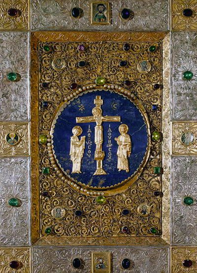 Icona raffigurante Cristo sulla croce tra la Vergine e San Giovanni Battista con medaglioni dei Quattro Evangelisti da Byzantine Byzantine